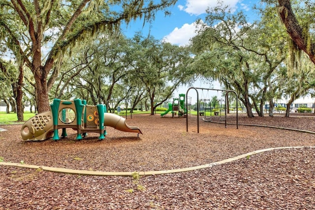 13332 Wildflower Meadow Dr, Riverview, FL 33579 - photo 24