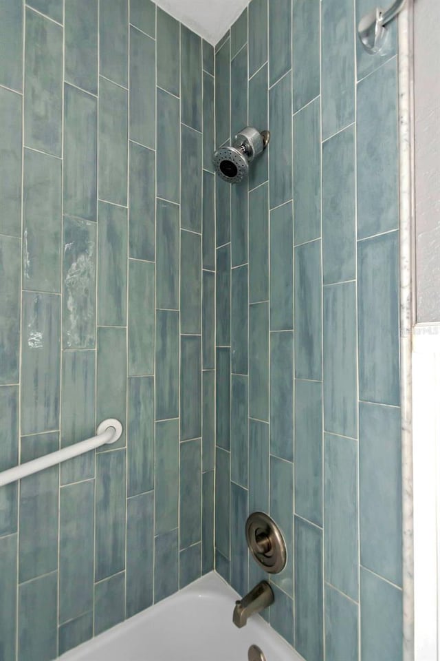 2630 St Josephs Dr W, Dunedin, FL 34698 - full bathroom featuring shower / bathtub combination