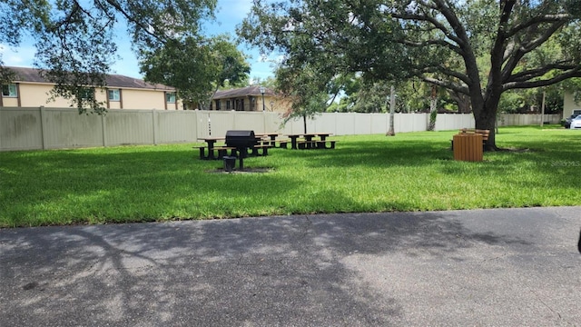 4215 E Bay Dr Unit 1805B, Clearwater, FL 33764 - view of yard