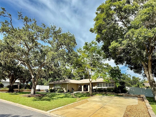 1135 Fountainhead Dr, Largo, FL 33770 - photo 1