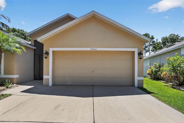 13040 Waterbourne Dr, Gibsonton, FL 33534 - view of garage