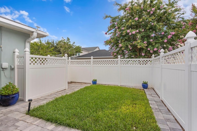 9804 Royce Dr, Tampa, FL 33626 - photo 37