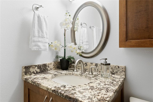 3325 Bayshore Blvd Unit E14, Tampa, FL 33629 - half bath featuring vanity and toilet