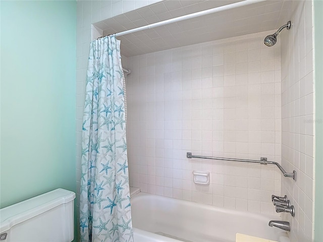 4360 Tahitian Gardens Cir Unit H, Holiday, FL 34691 - bathroom with shower / bath combo and toilet