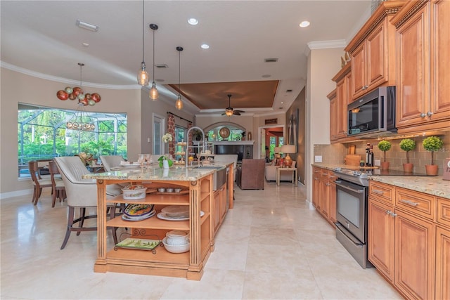911 Pine Lake Dr, Tarpon Springs, FL 34688 - photo 16