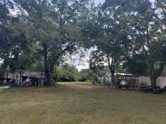 508 Dartmouth Ave E, Oldsmar, FL 34677 - view of yard with view of scattered trees