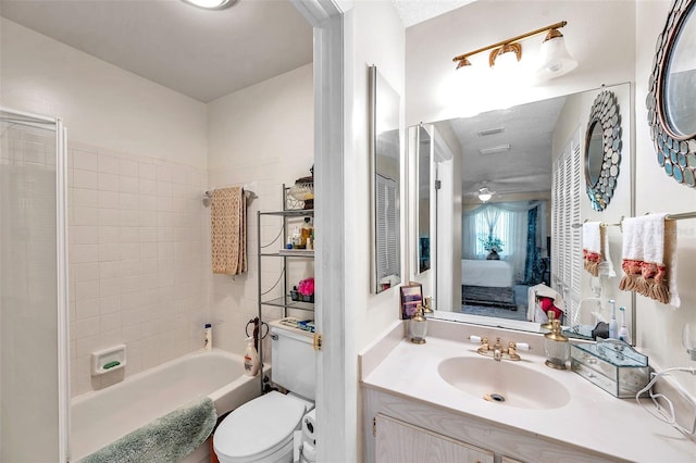 2182 Corinne Ct S Unit C, Saint Petersburg, FL 33712 - ensuite bathroom with vanity, shower / washtub combination, and a ceiling fan