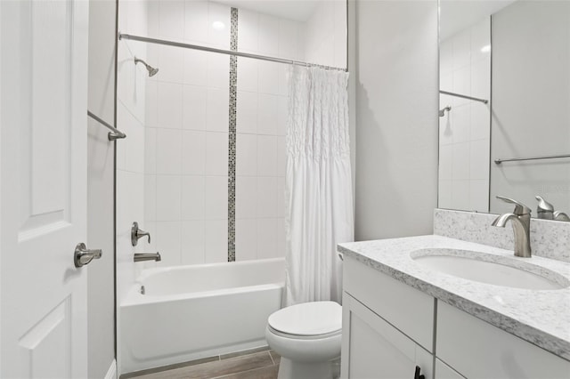 5426 Wayfarer Ave, Apollo Beach, FL 33572 - bathroom featuring vanity and shower / tub combo with curtain