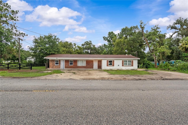 13002 E Wheeler Rd, Dover, FL 33527 - photo 1