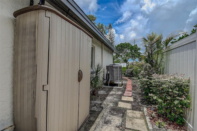10900 65th Way N, Pinellas Park, FL 33782 - view of property exterior featuring a cooling unit