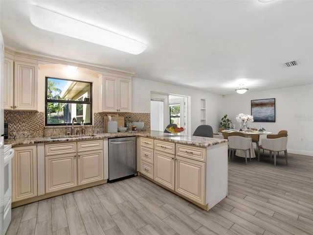 2107 E Lumsden Ave, Valrico, FL 33594 - photo 10