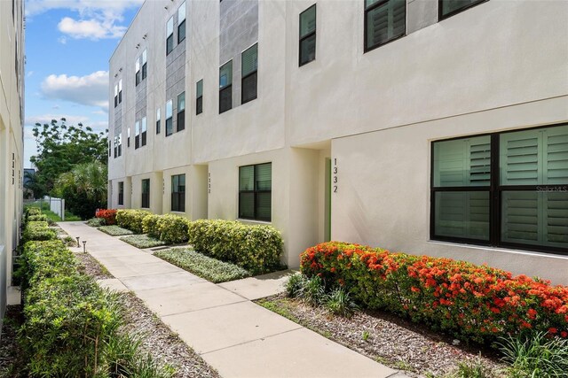 1332 W Gray St Unit 8, Tampa, FL 33606 - photo 1