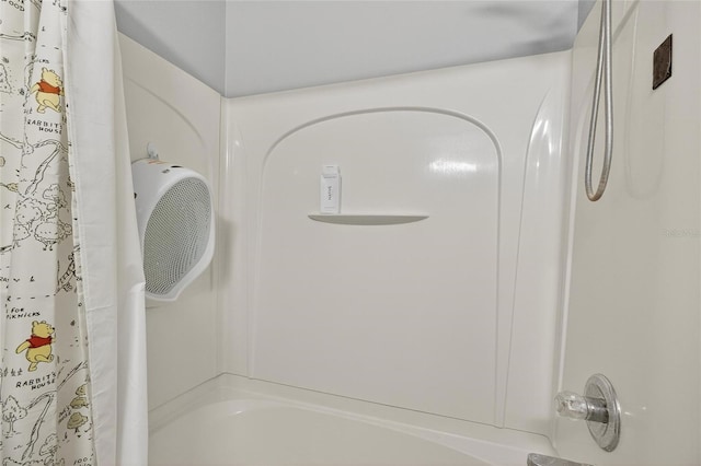 6919 Hawthorne Trace Ln, Riverview, FL 33578 - full bathroom featuring shower / bath combo with shower curtain