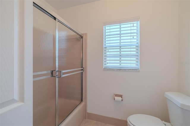 1302 Ivywood Dr, Brandon, FL 33510 - full bath featuring enclosed tub / shower combo and tile patterned flooring