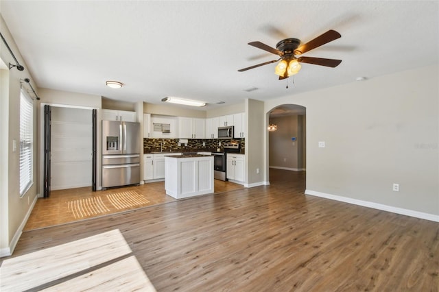7842 Carriage Pointe Dr, Gibsonton, FL 33534 - photo 16