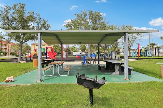 16033 Redington Dr, Redington Beach, FL 33708 - view of home's community with a lawn