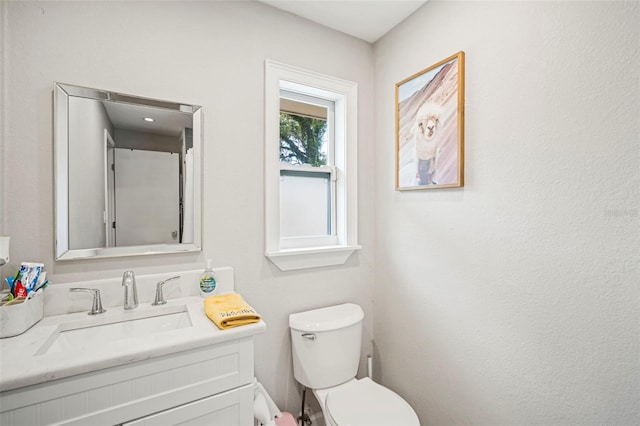 980 8th Ave NE, Largo, FL 33770 - half bath with vanity and toilet