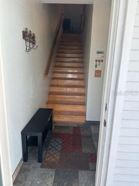 9810 Indian Key Trl Unit 85, Seminole, FL 33776 - view of stairway