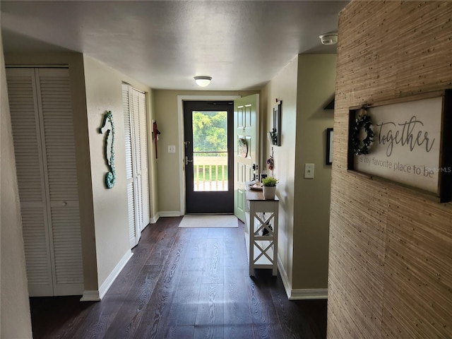 6356 7th Ave W Unit 6356, Bradenton, FL 34209 - entrance foyer featuring baseboards and dark wood-style floors