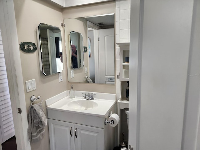 6356 7th Ave W Unit 6356, Bradenton, FL 34209 - half bath featuring vanity and toilet