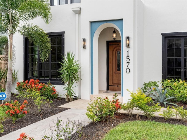 1570 48th Ave N, Saint Petersburg, FL 33703 - entrance to property with stucco siding