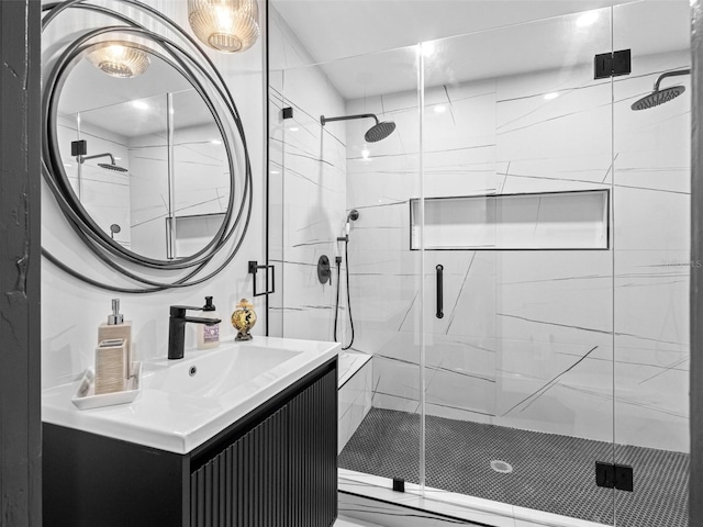 1570 48th Ave N, Saint Petersburg, FL 33703 - full bath featuring vanity and a shower stall