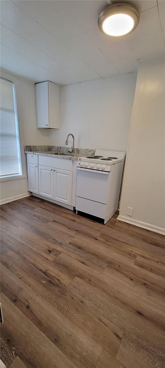 8009 N 11th St, Tampa, FL 33604 - photo 13