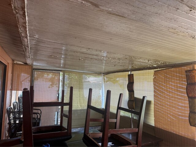 9705 Kingsburgh Ct, Tampa, FL 33615 - view of sunroom / solarium