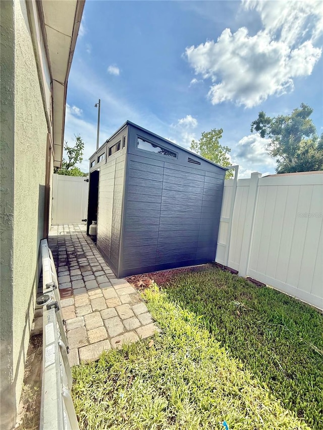 10208 Turtle Hill Ct, Tampa, FL 33615 - photo 31