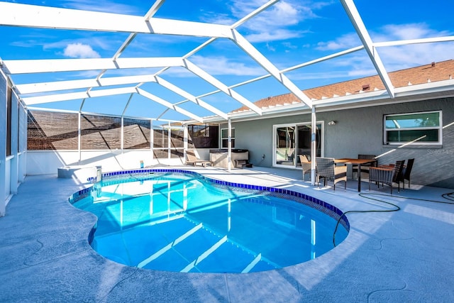 5682 25th Street Cir E, Bradenton, FL 34203 - swimming pool with a patio, a lanai, and a hot tub