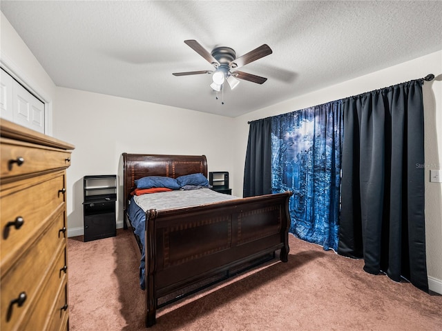 609 W Pipkin Rd, Lakeland, FL 33813 - carpeted bedroom featuring a ceiling fan