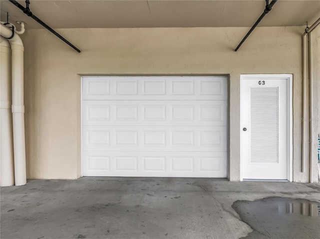 6399 Shoreline Dr Unit 4201, Saint Petersburg, FL 33708 - view of garage