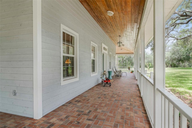 828 E Savoy St, Lecanto, FL 34461 - view of covered porch
