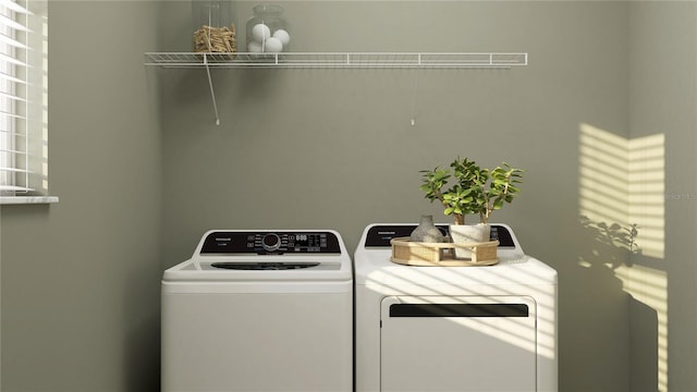 11753 71st Ave E, Palmetto, FL 34221 - laundry room featuring washer and dryer