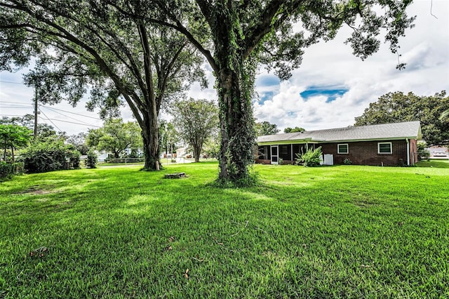607 Spring Blossom Ct, Brandon, FL 33511 - view of grassy yard