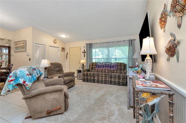 5319 Cordova Way S, Saint Petersburg, FL 33712 - living area featuring lofted ceiling