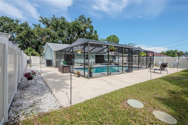 5319 Cordova Way S, Saint Petersburg, FL 33712 - view of swimming pool featuring a patio, a fenced backyard, and a lanai