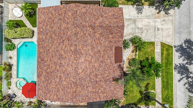 1008 Mallow Way, Brandon, FL 33510 - view from above of property with a pool