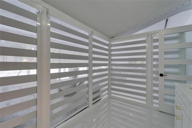 18852 Tracer Dr, Lutz, FL 33549 - interior space