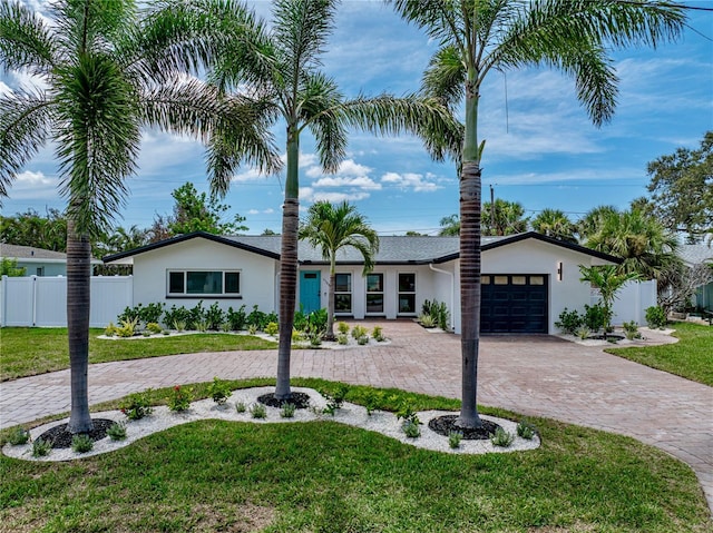 6709 Cardinal Dr S, Saint Petersburg, FL 33707 - photo 1