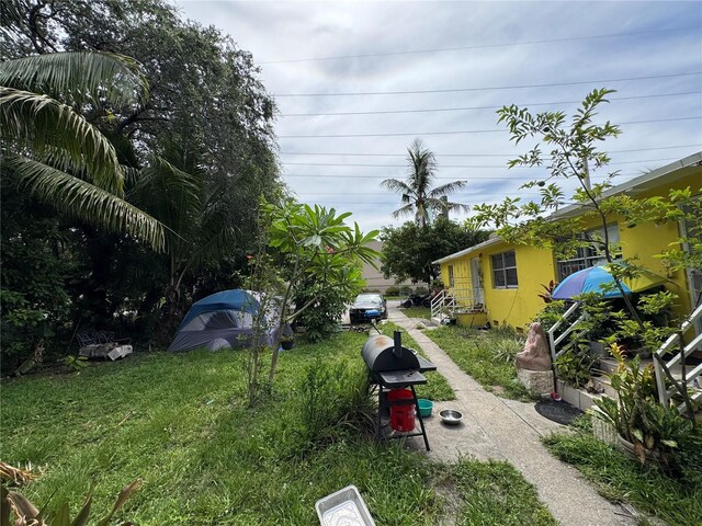 6951 NW 5th Ct, Miami, FL 33150 - view of yard