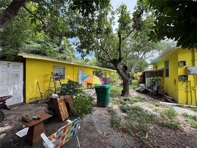 6951 NW 5th Ct, Miami, FL 33150 - view of yard