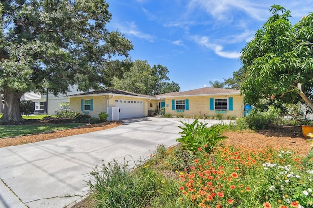 4624 Bay Crest Dr, Tampa, FL 33615 - photo 1
