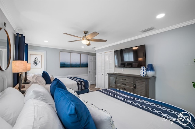 4545 Harbor Hills Dr, Largo, FL 33770 - bedroom with crown molding, recessed lighting, a ceiling fan, and wood finished floors