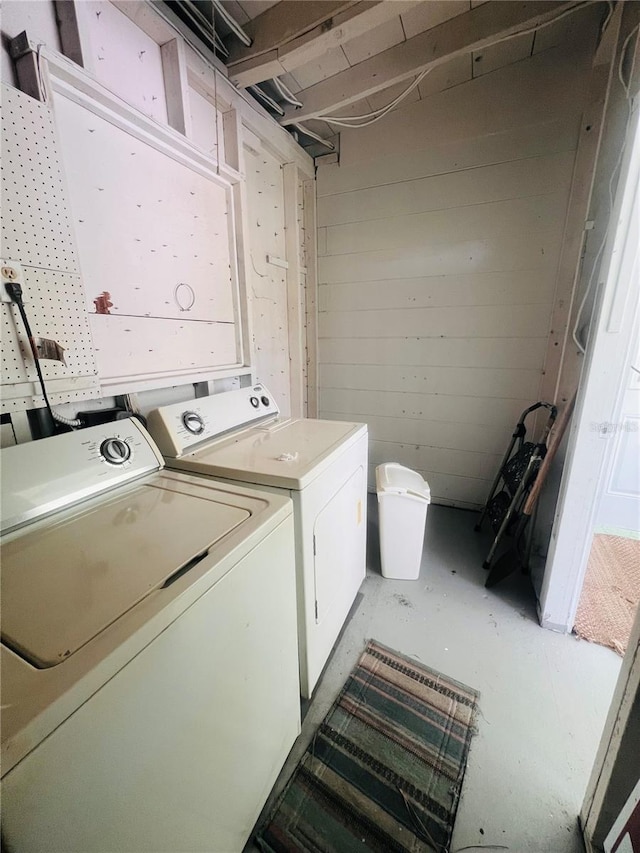 6316 Alaska Ave, New Port Richey, FL 34653 - laundry room with independent washer and dryer