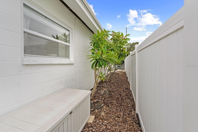 13565 86th Ave, Seminole, FL 33776 - view of side of home