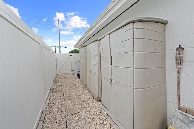 13565 86th Ave, Seminole, FL 33776 - exterior space with a gate