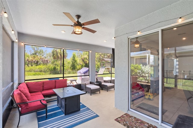 10618 Daybreak Gln, Parrish, FL 34219 - sunroom featuring outdoor lounge area and a ceiling fan
