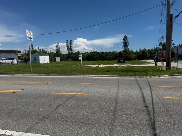 203 1st St NW, Ruskin, FL 33570 - photo 1