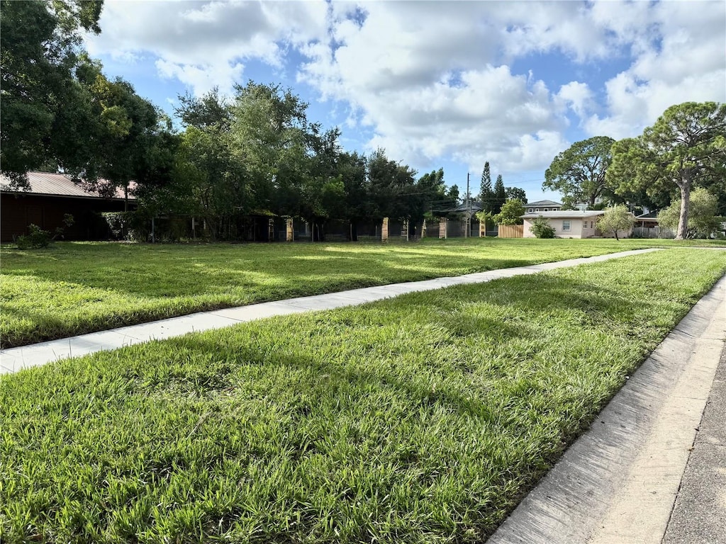 495 34th Ave N, Saint Petersburg, FL 33704 - photo 3